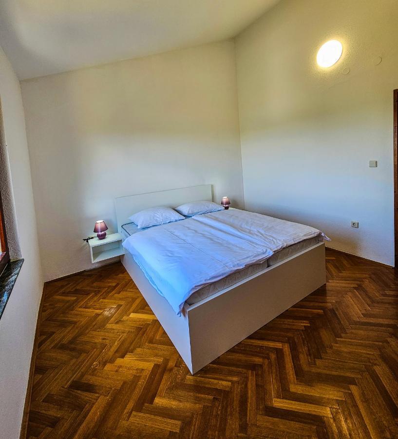 Aenona Sea View Apartments Nin Bagian luar foto