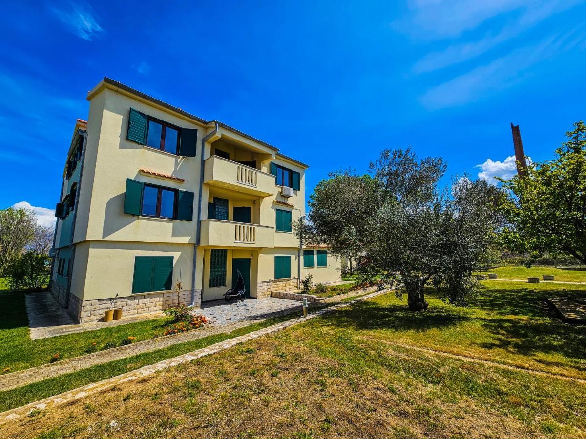 Aenona Sea View Apartments Nin Bagian luar foto