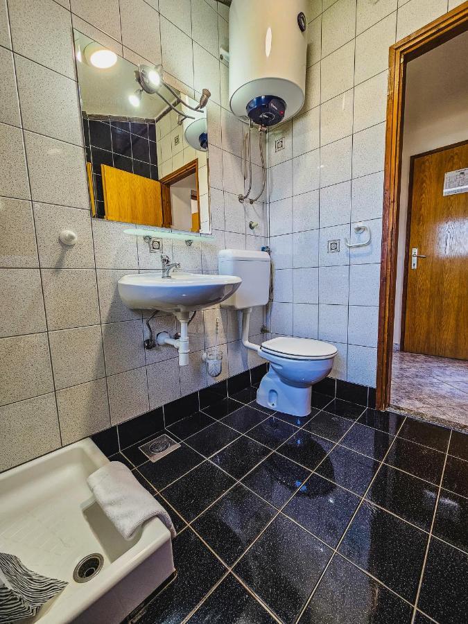 Aenona Sea View Apartments Nin Bagian luar foto